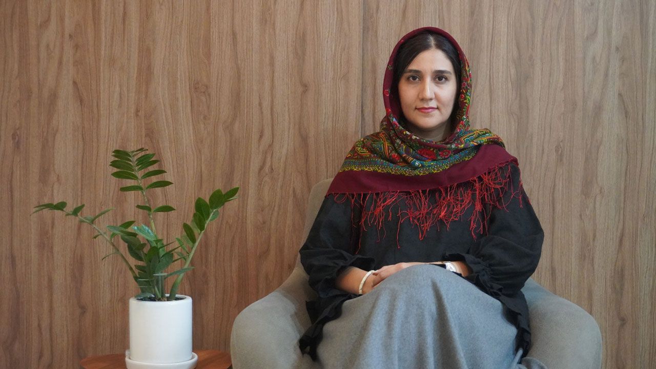 خانم سارا شریفی