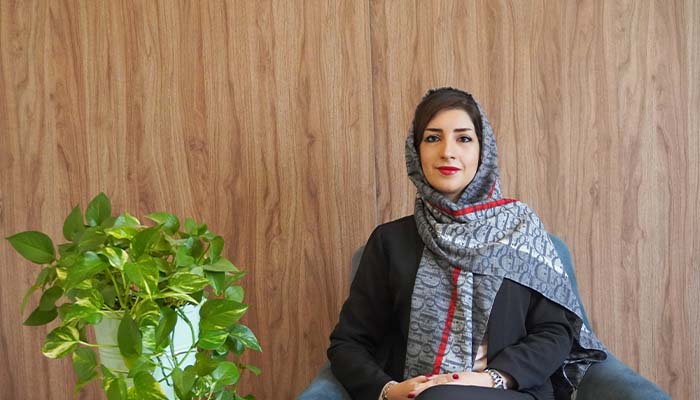 خانم الهه محمدی حسینینژاد