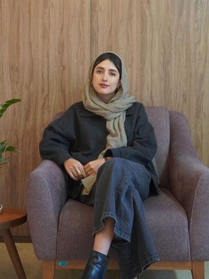 خانم منصوره اسدی